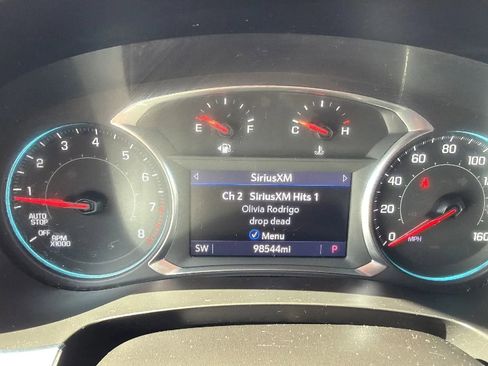 Used 2022 Chevrolet Traverse LT AWD/4WD image 16