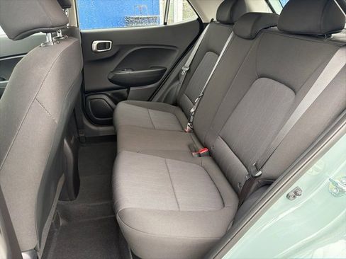 Certified 2025 Hyundai Venue SE image 30