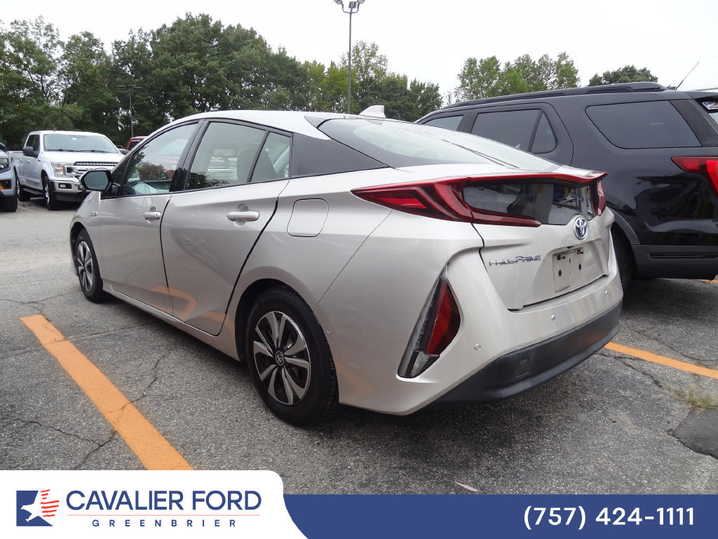 Used 2017 Toyota Prius Prime Advanced w/ Carpet Mat Package FWD image 4