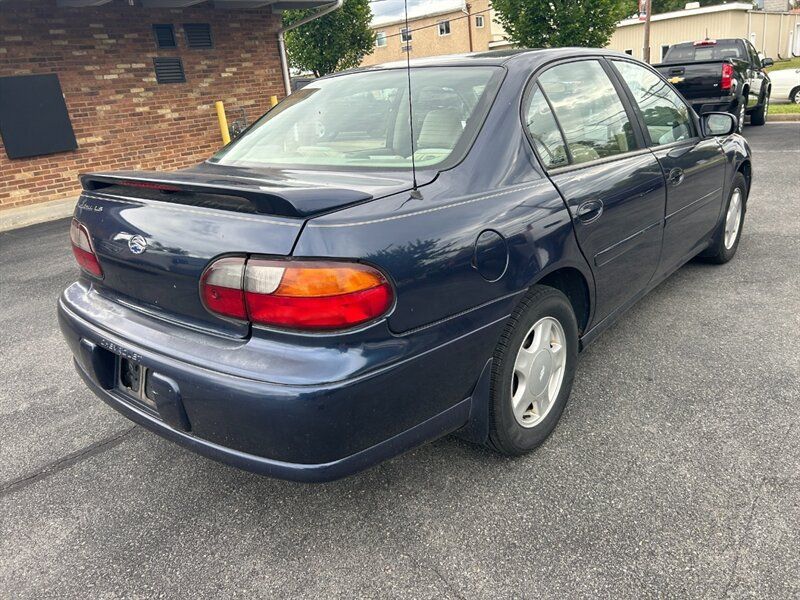Used 2000 Chevrolet Malibu LS w/ Preferred Equipment Group 1 FWD image 3