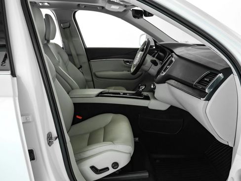 Used 2020 Volvo XC90 T5 Momentum w/ Protection Package Premier FWD image 25