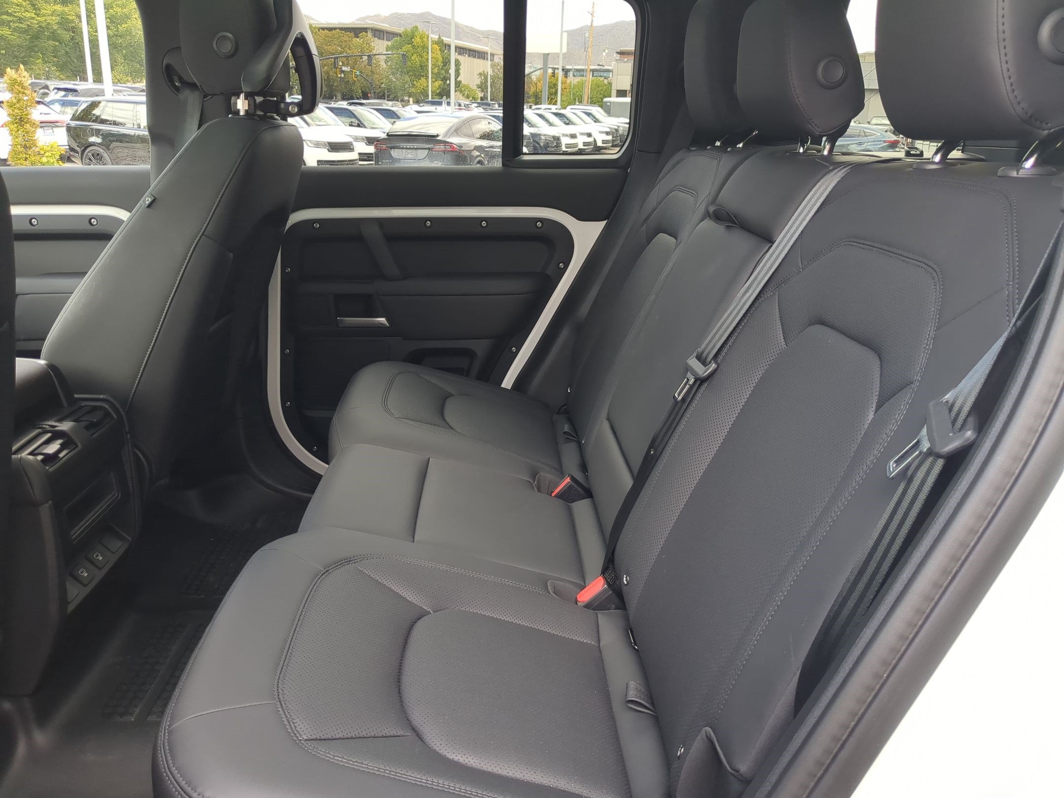 Used 2025 Land Rover Defender 110 S AWD/4WD image 30