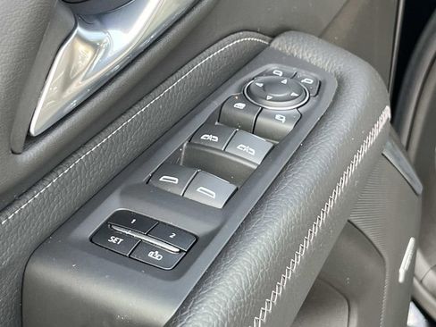 Used 2023 GMC Yukon XL Denali w/ Denali Reserve Package image 27