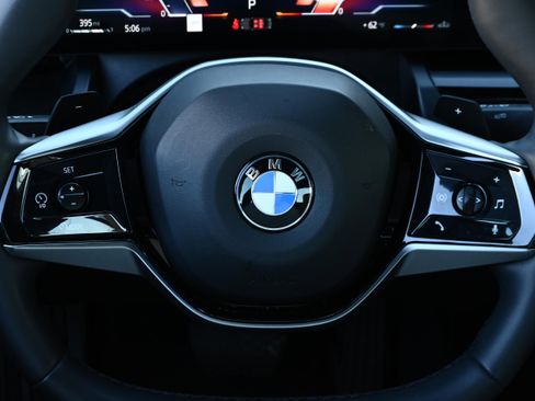 Certified 2024 BMW 530i 530i w/ Convenience Package image 26