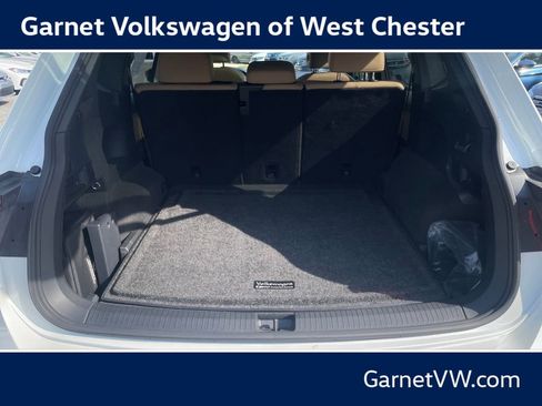 Certified 2024 Volkswagen Tiguan SE R-Line AWD/4WD image 23