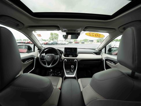 Used 2022 Toyota RAV4 Limited w/ Limited Grade Weather Package AWD/4WD image 19