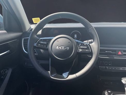 Used 2024 Kia Seltos EX AWD/4WD image 12