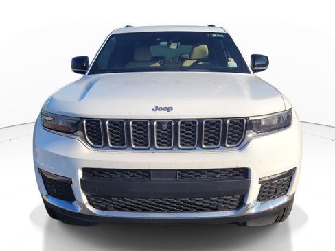 Used 2024 Jeep Grand Cherokee L Limited w/ Luxury Tech Group II RWD image 2