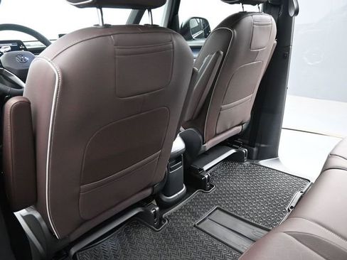 New 2025 Volkswagen ID. Buzz Pro S image 10