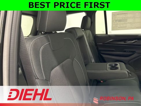 New 2025 Jeep Grand Cherokee Laredo w/ Luxury Tech Group I image 12