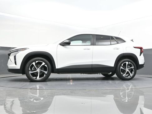 Certified 2024 Chevrolet Trax RS w/ Driver Confidence Package FWD image 34