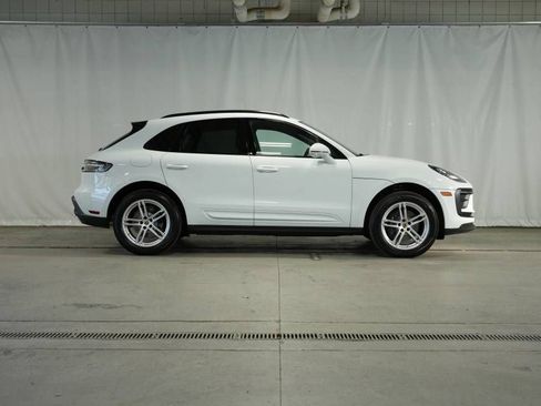 Certified 2026 Porsche Macan AWD/4WD image 8