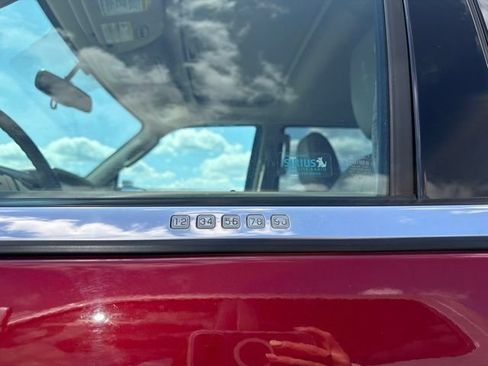 Used 2014 Lincoln Navigator 4WD image 4