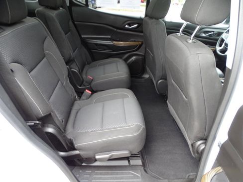 Used 2022 GMC Acadia Elevation image 45