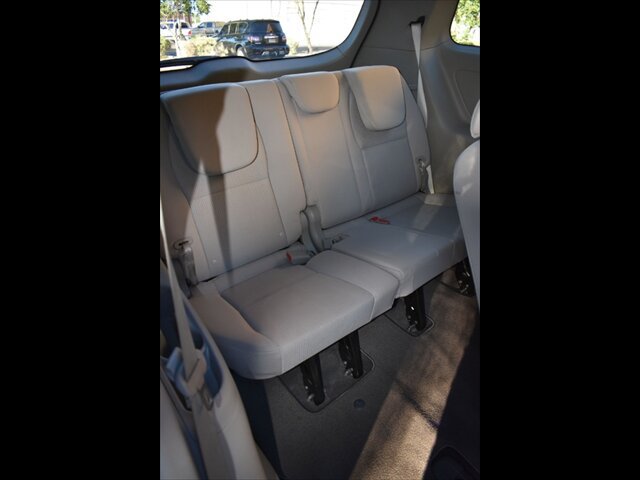 Used 2020 Kia Sedona LX FWD image 29