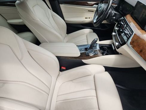 Used 2020 BMW 530i w/ Premium Package RWD image 14