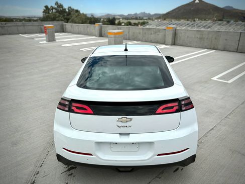 Used 2014 Chevrolet Volt FWD image 7
