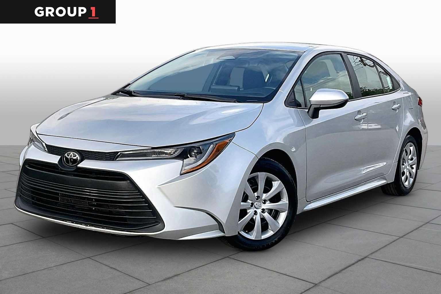 Used 2025 Toyota Corolla LE FWD image 1