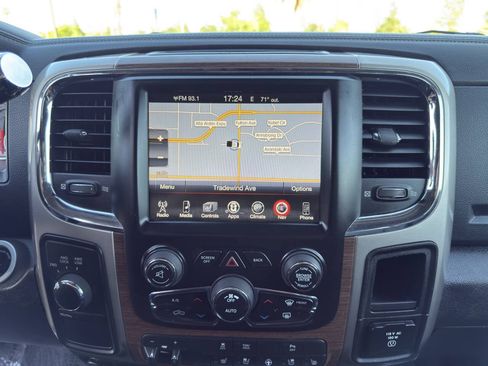 Used 2015 RAM 2500 Laramie AWD/4WD image 19