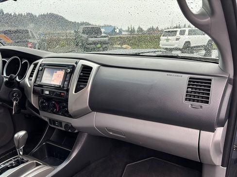Used 2014 Toyota Tacoma PreRunner image 28