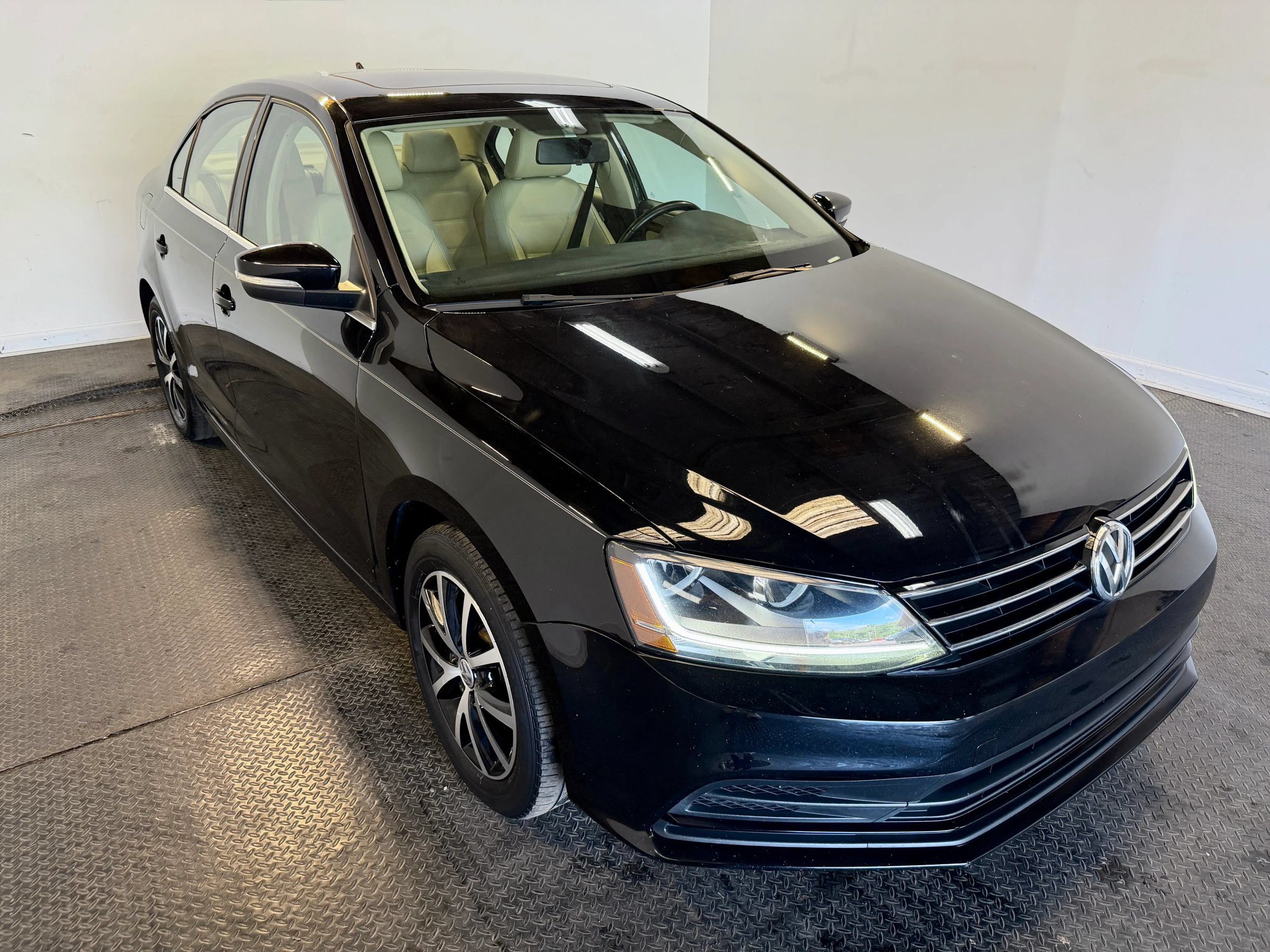 Used 2018 Volkswagen Jetta SE FWD image 4