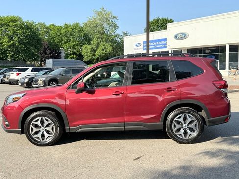 Used 2023 Subaru Forester Premium AWD/4WD image 9