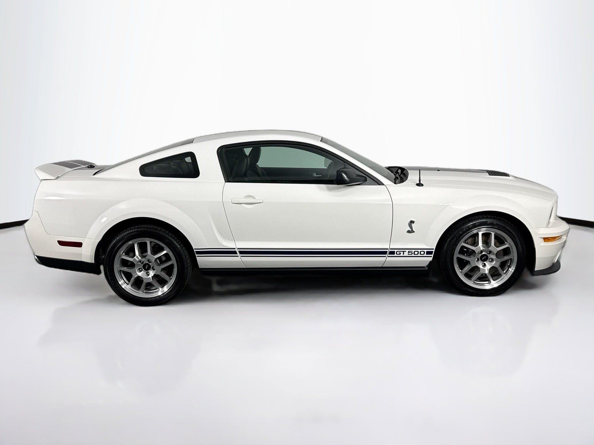 Used 2007 Ford Mustang Shelby GT500 RWD image 15