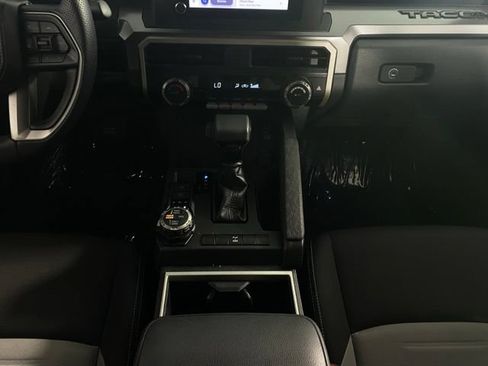 Used 2025 Toyota Tacoma TRD Off-Road AWD/4WD image 19