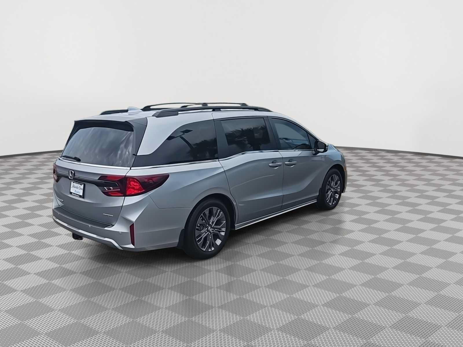 Certified 2026 Honda Odyssey Touring image 8