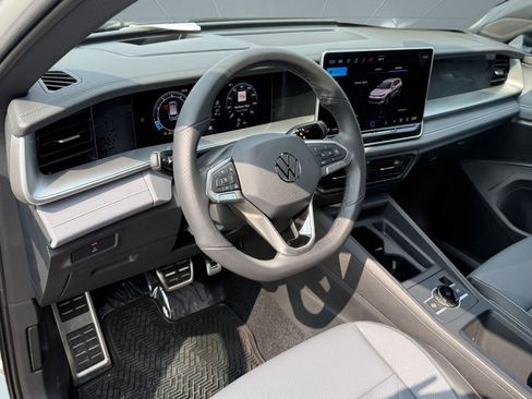 New 2026 Volkswagen Tiguan SE R-Line image 4