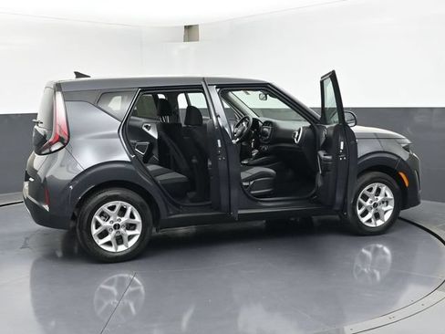 Used 2025 Kia Soul LX w/ LX Technology Package FWD image 48