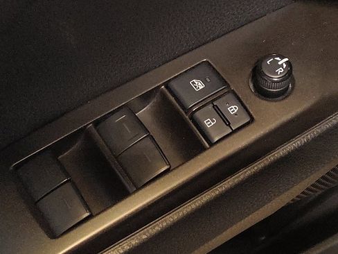 Used 2023 Toyota Camry SE FWD image 27