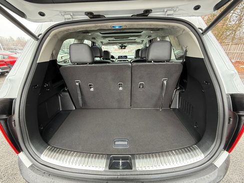 Certified 2022 Kia Telluride SX w/ SX Prestige Package image 28
