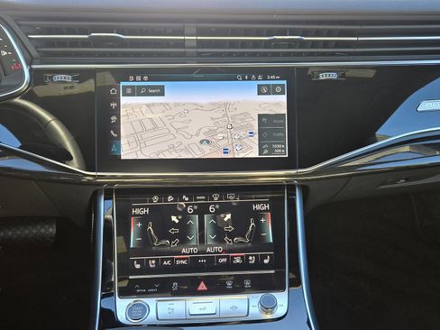 Used 2025 Audi Q8 Prestige w/ Prestige Package image 15