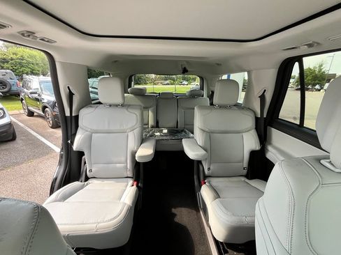 New 2027 Ford Expedition Platinum AWD/4WD image 14