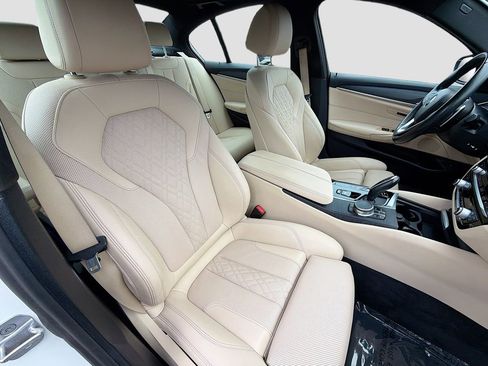 Used 2021 BMW 530i w/ Convenience Package image 15