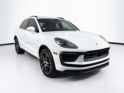 Certified 2026 Porsche Macan AWD/4WD image 7