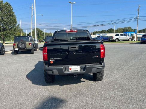 Used 2022 Chevrolet Colorado ZR2 w/ ZR2 Midnight Special Edition AWD/4WD image 5