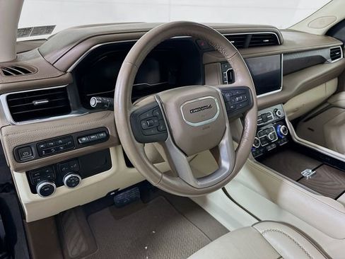 Certified 2022 GMC Yukon XL Denali image 10