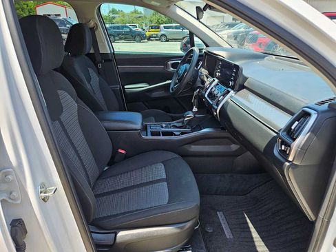 Used 2023 Kia Sorento LX FWD image 13