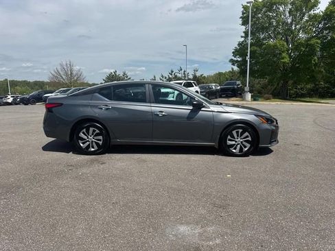 Used 2025 Nissan Altima 2.5 S FWD image 3