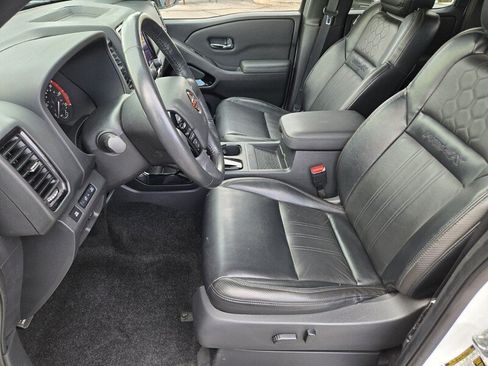 Used 2022 Nissan Frontier PRO-4X w/ Pro-4X Premium Package AWD/4WD image 11