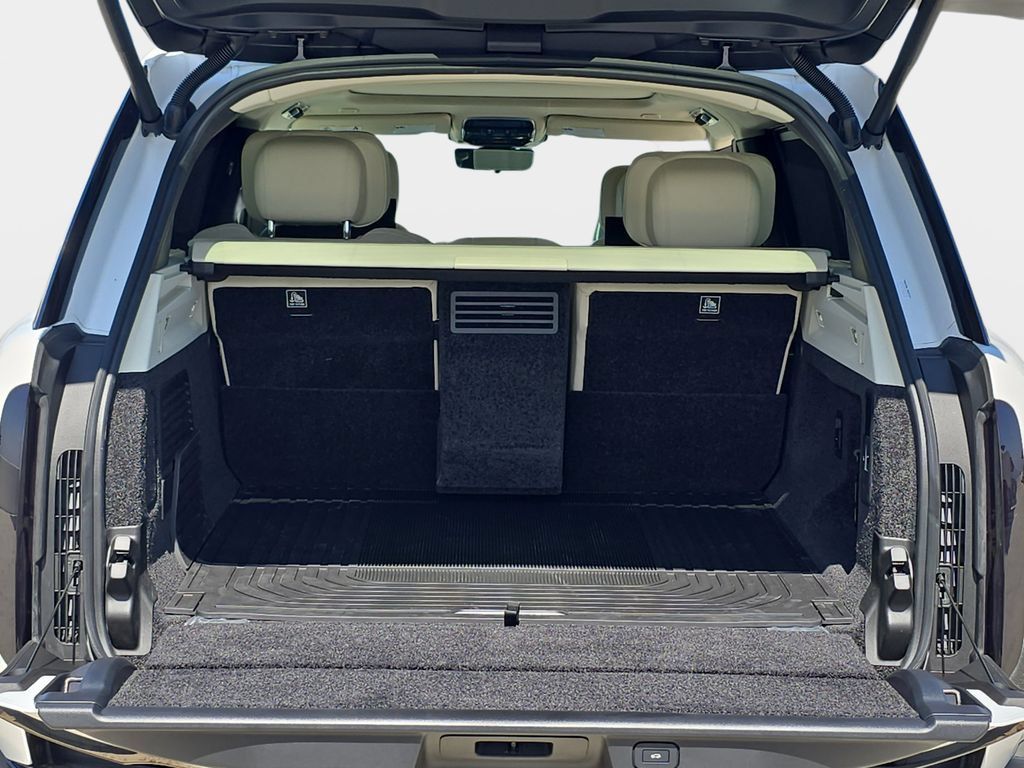 New 2025 Land Rover Range Rover SV AWD/4WD image 12
