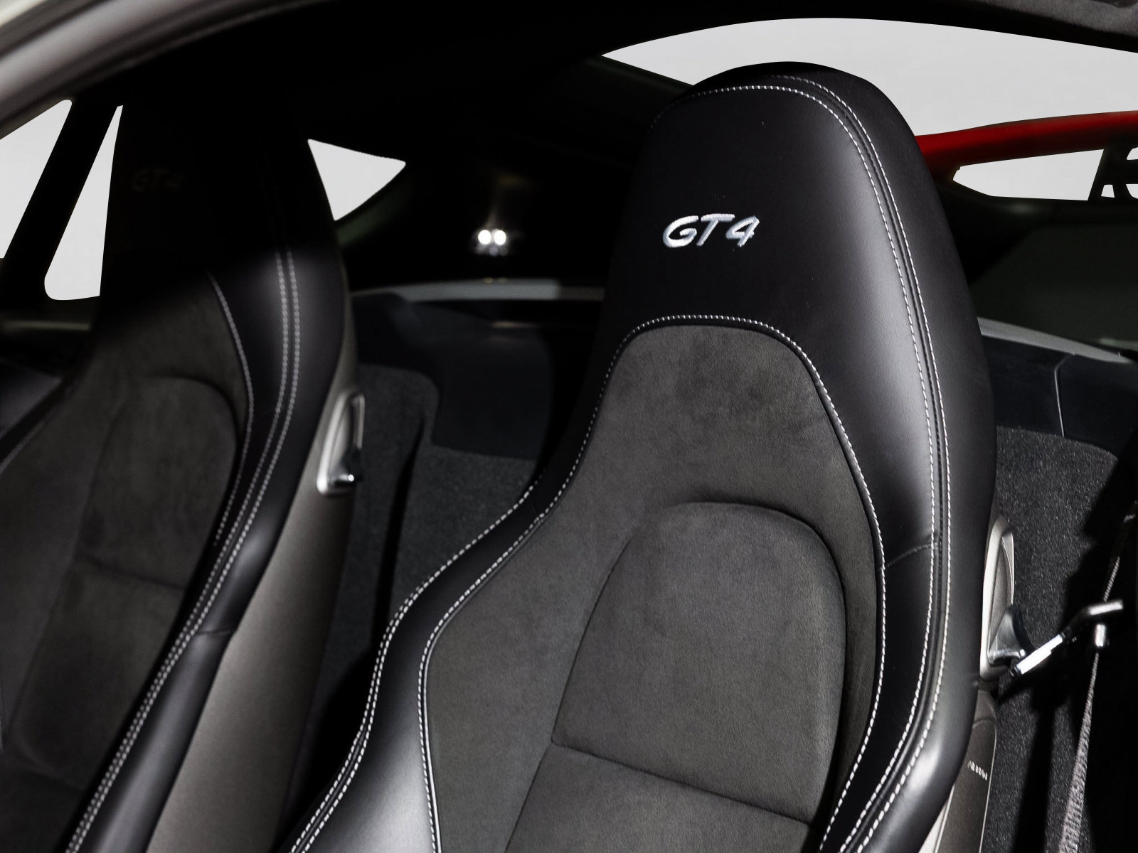 Used 2023 Porsche 718 Cayman GT4 RWD image 5