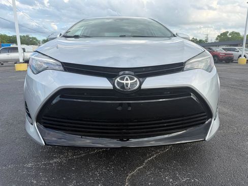 Used 2018 Toyota Corolla LE image 2
