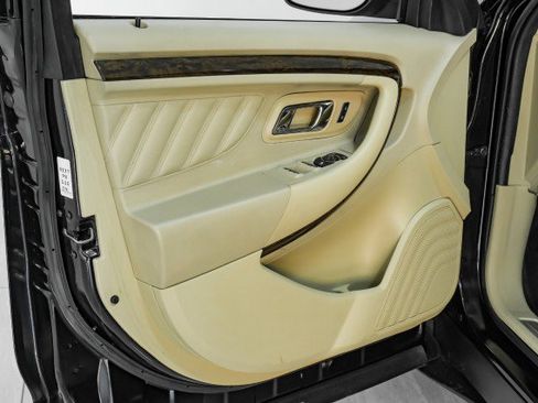 Used 2019 Ford Taurus Limited image 38