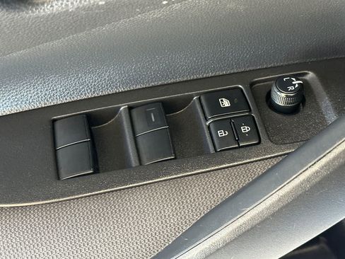 Used 2024 Toyota Corolla LE w/ LE Convenience Package image 13