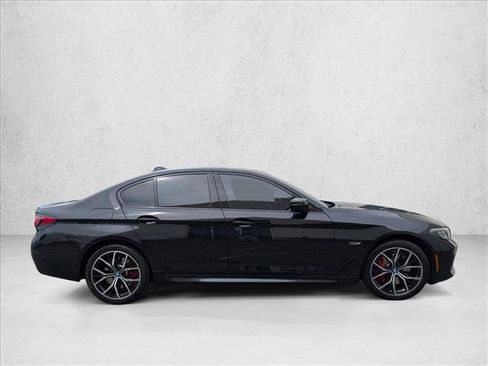Used 2023 BMW 530e w/ M Sport Package RWD image 6