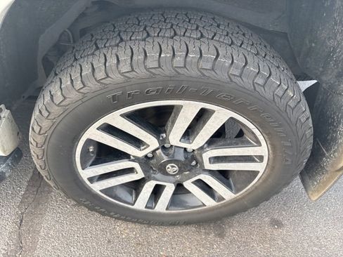 Used 2019 Toyota 4Runner Limited image 11