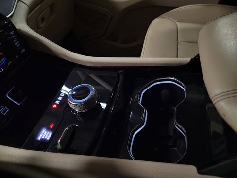 Used 2021 Jeep Grand Cherokee L Limited w/ Luxury Tech Group II image 26